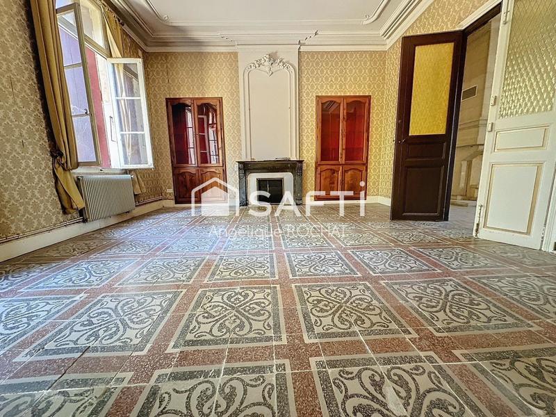 Maison - 370 m² - 12 pièces