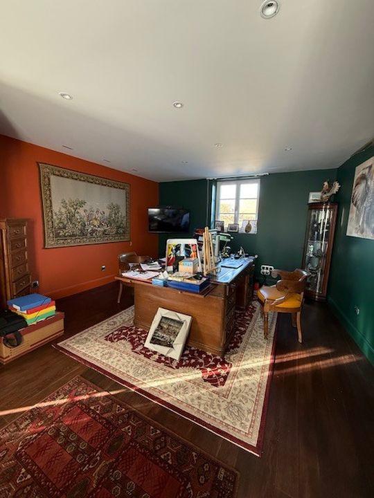 Demeure - 710 m² - 15 pièces