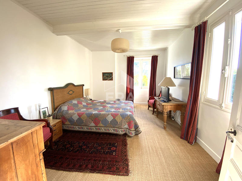 Maison - 180 m² - 7 pièces