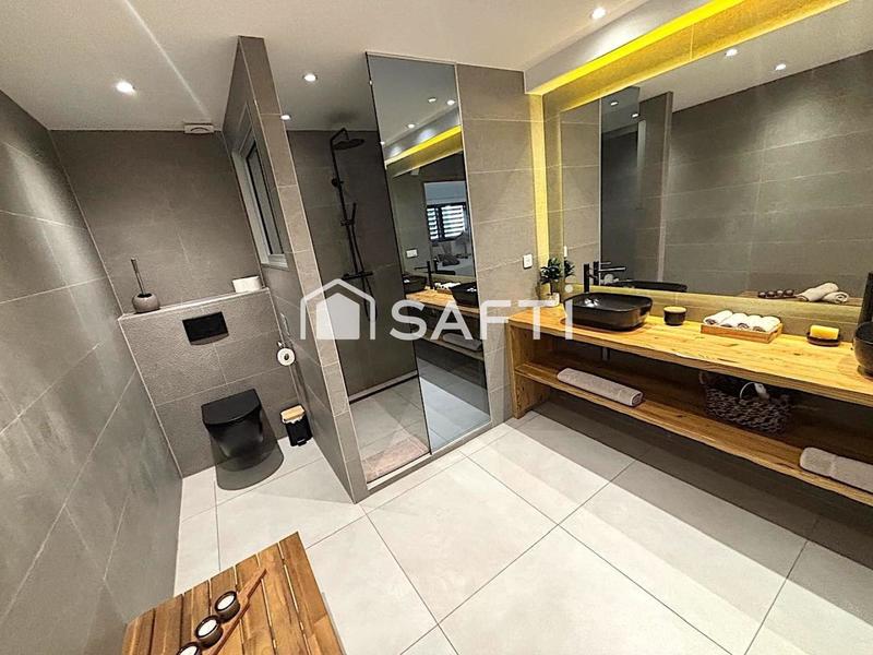 Appartement - 130 m² - 3 pièces