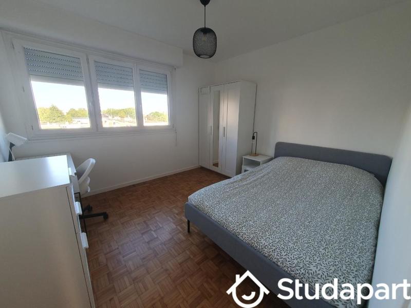 Chambre - 10 m² - 1 pièce