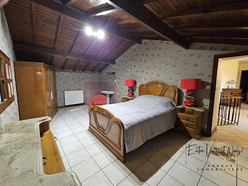 Villa - 234 m² - 10 pièces