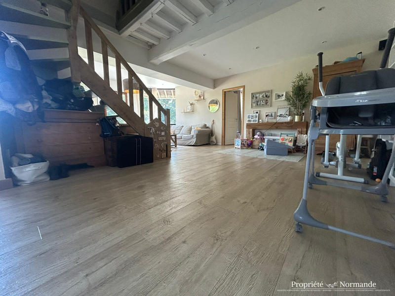 Maison - 215 m² - 8 pièces