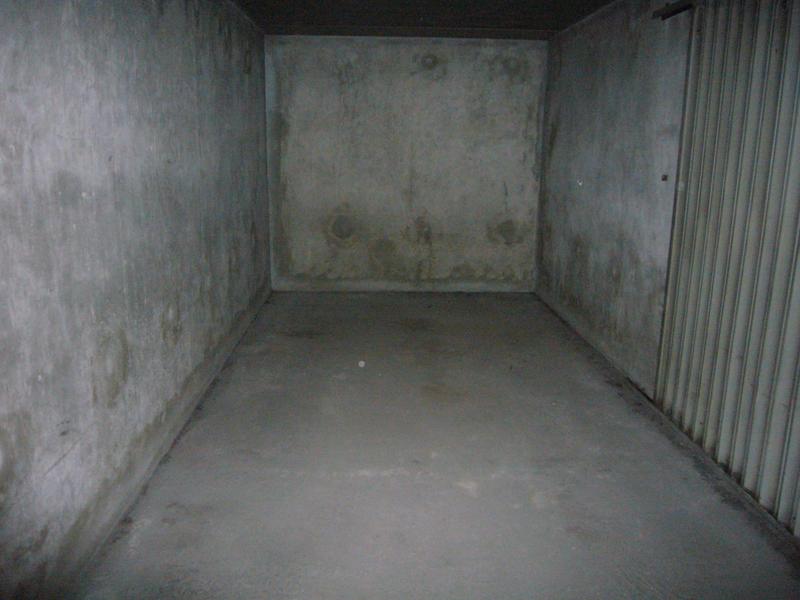 Parking / Garage - 18 m²