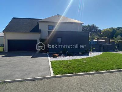 Pavillon - 180 m² - 8 pièces