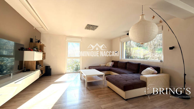 Maison - 200 m² - 7 pièces