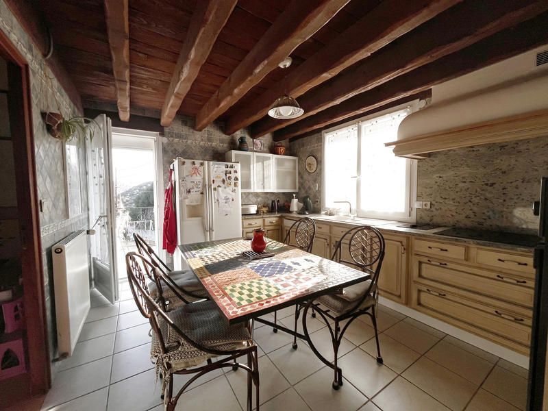 Maison - 233 m² - 11 pièces