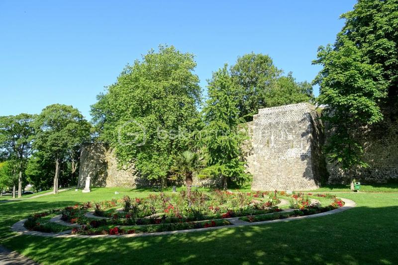 Appartement - 99 m² - 4 pièces