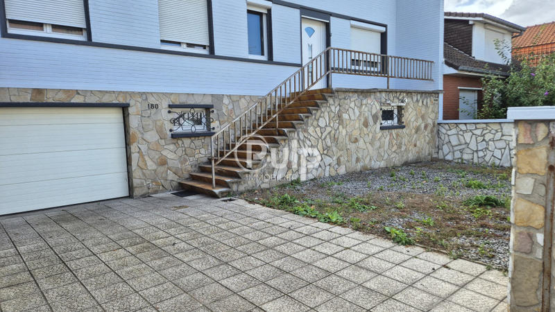 Maison - 128 m² - 7 pièces