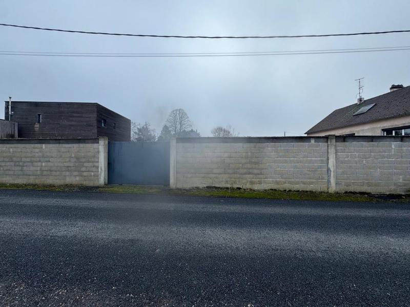 Terrain constructible - 817 m²