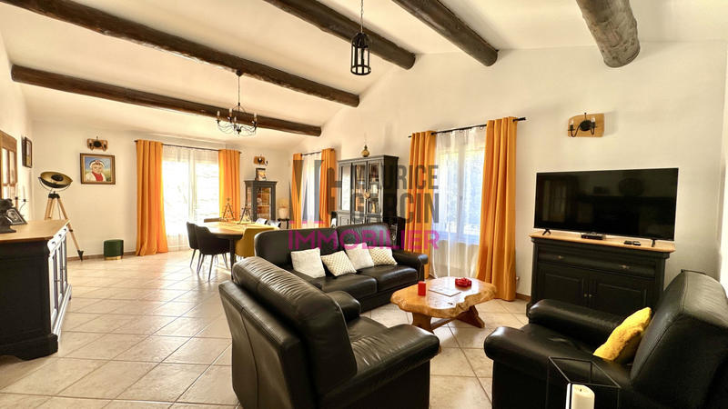 Maison - 233 m² - 5 pièces