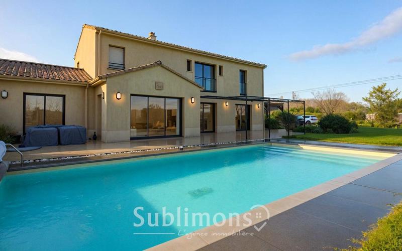 Maison - 177 m² - 9 pièces