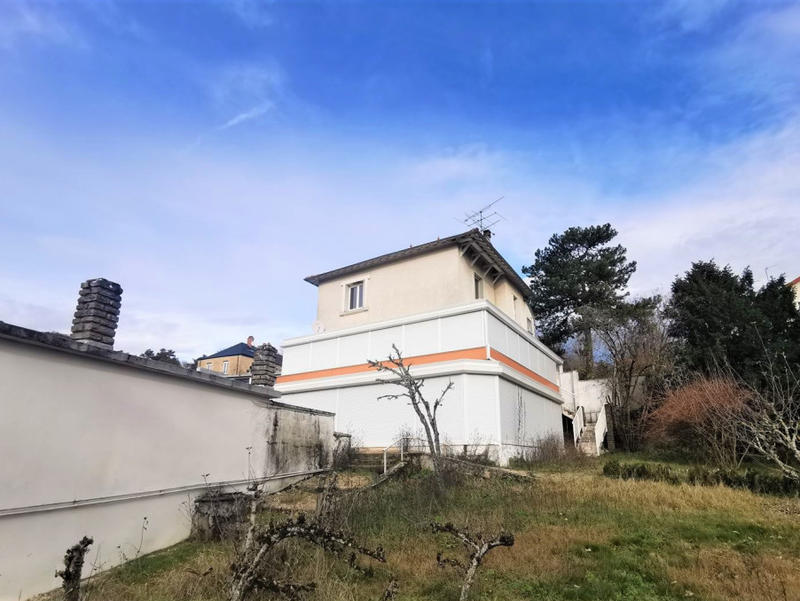 Maison - 246 m² - 7 pièces