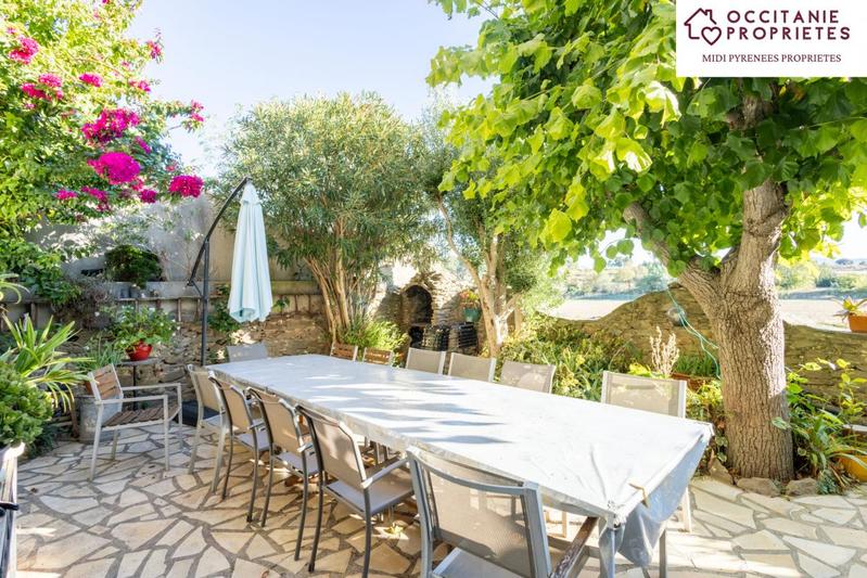 Maison de village - 315 m² - 12 pièces