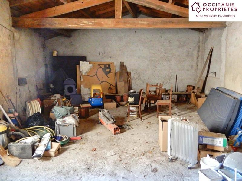 Demeure - 303 m² - 10 pièces