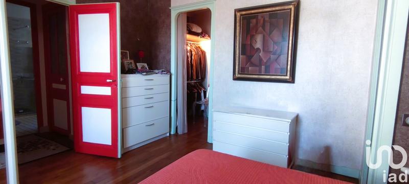 Maison - 270 m² - 9 pièces