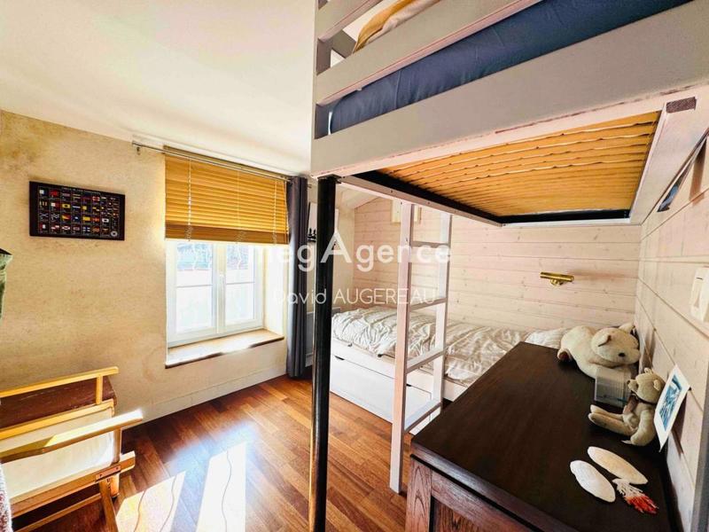 Maison traditionnelle - 123 m² - 8 pièces