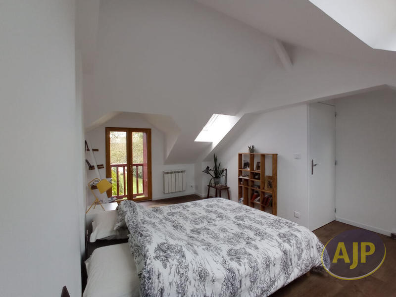 Maison - 101 m² - 5 pièces