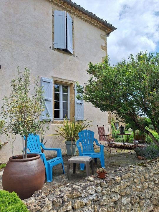 Propriété - 360 m² - 14 pièces