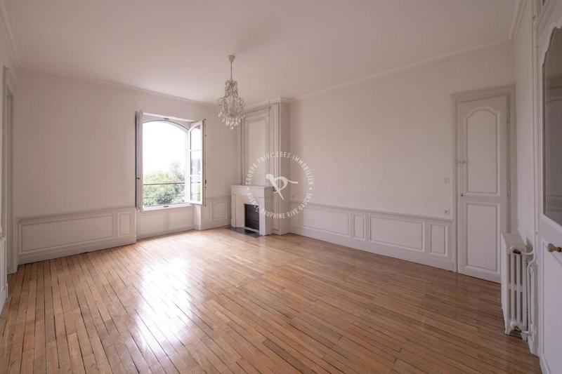 Appartement - 239 m² - 8 pièces