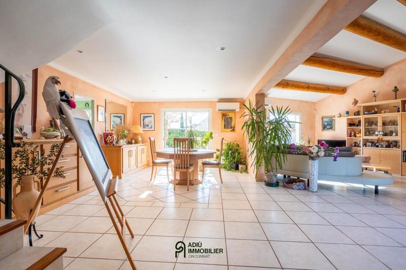 Maison - 212 m² - 5 pièces