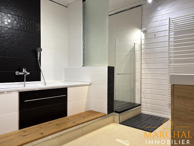 Maison - 249 m² - 7 pièces