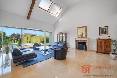 Villa - 248 m² - 8 pièces