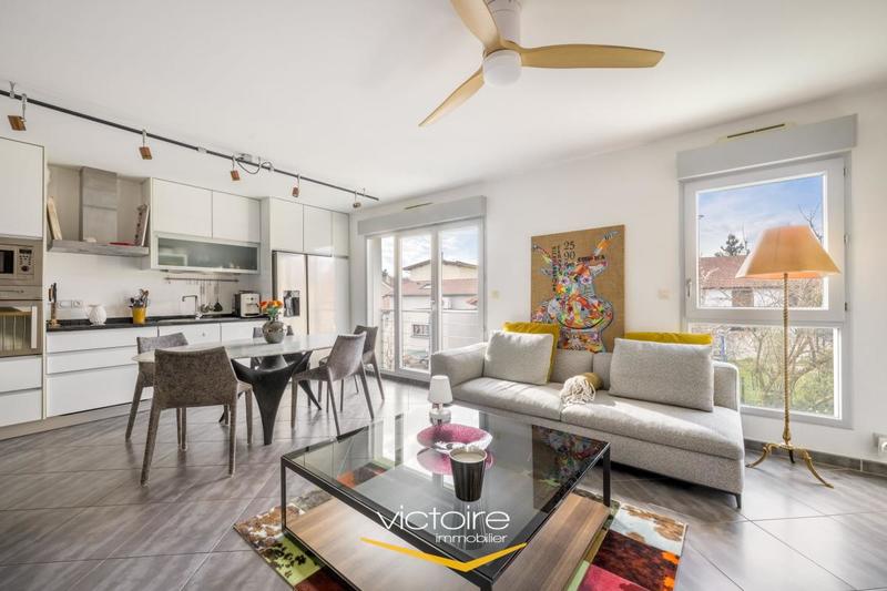 Maison - 96 m² - 5 pièces