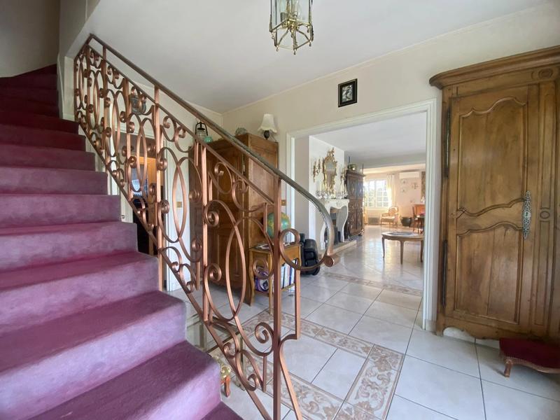 Maison - 237 m² - 5 pièces