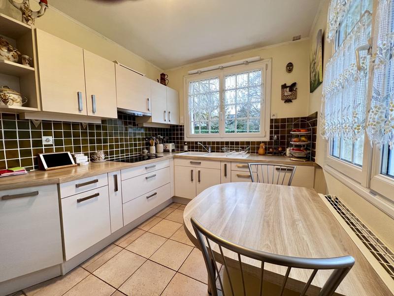 Maison traditionnelle - 175 m² - 8 pièces