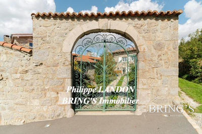 Maison - 450 m² - 12 pièces