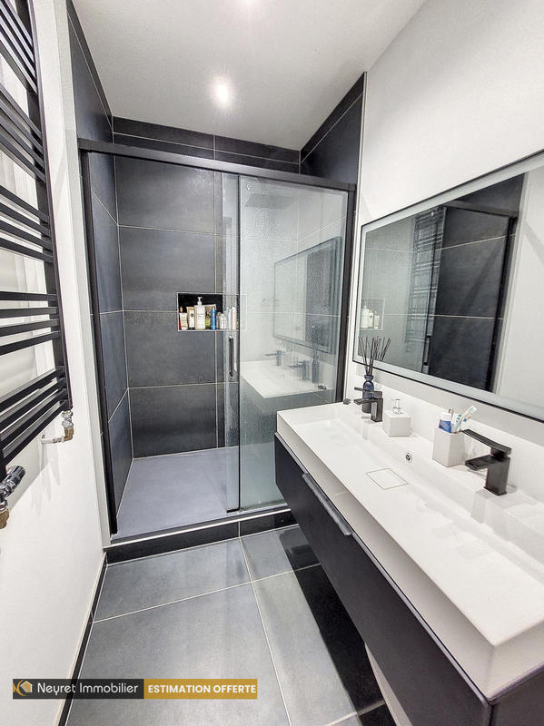 Appartement - 120 m² - 5 pièces