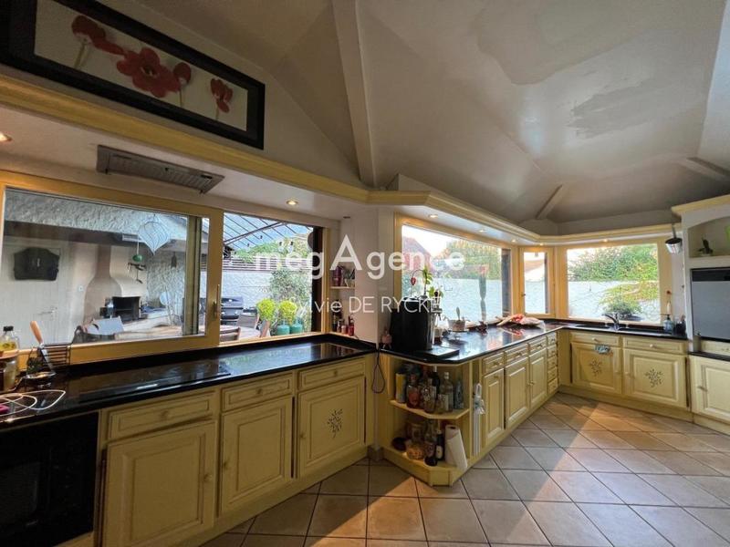 Maison - 367 m² - 9 pièces
