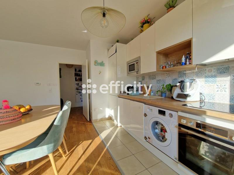 Appartement - 90 m² - 4 pièces
