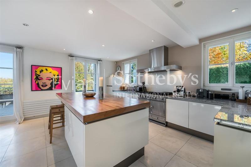 Maison - 340 m² - 6 pièces