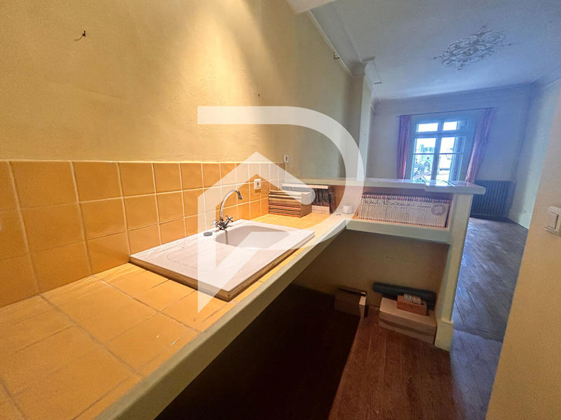 Maison - 290 m² - 12 pièces