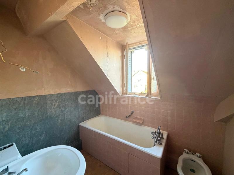 Maison - 90 m² - 5 pièces