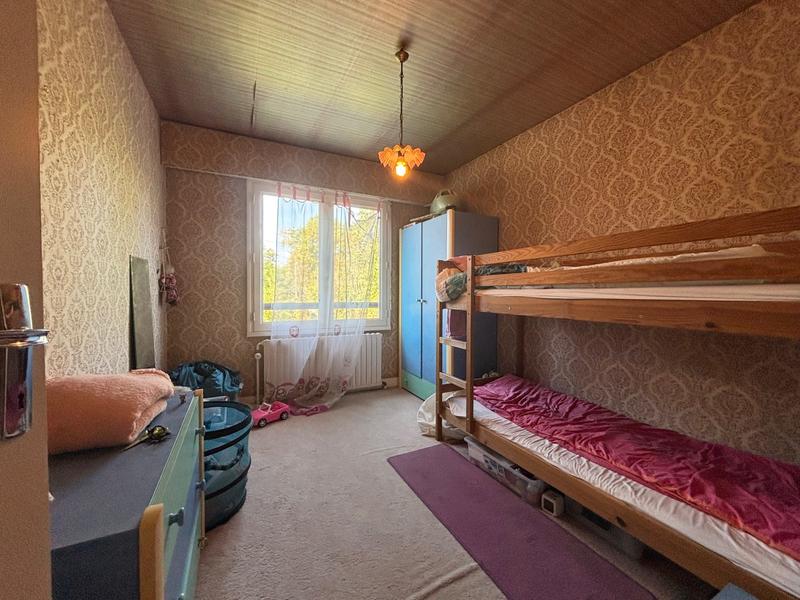 Maison traditionnelle - 185 m² - 10 pièces