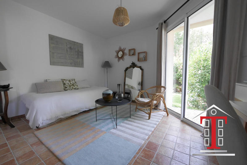 Maison - 202 m² - 8 pièces