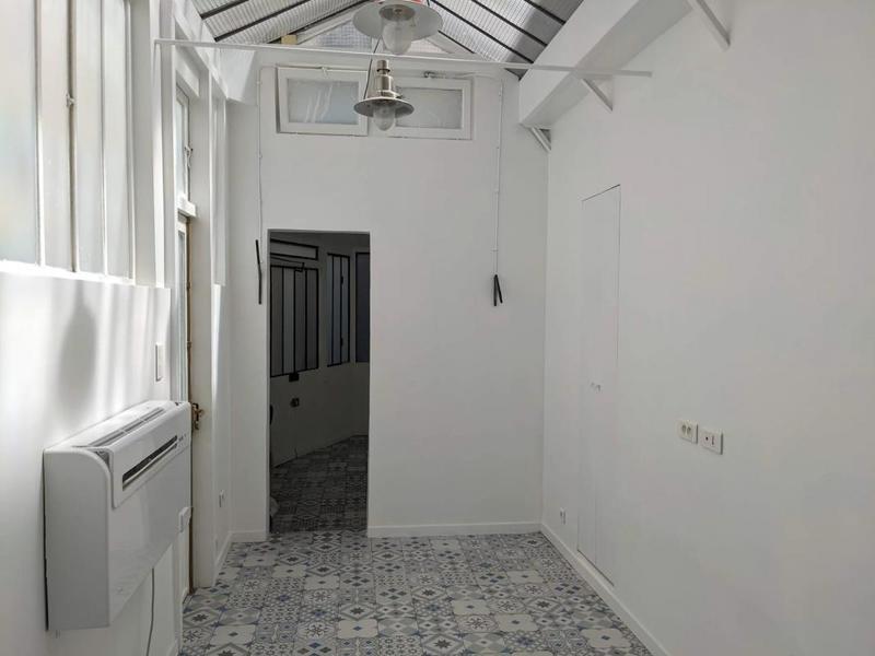 Entrepôt - 23 m² - 2 pièces