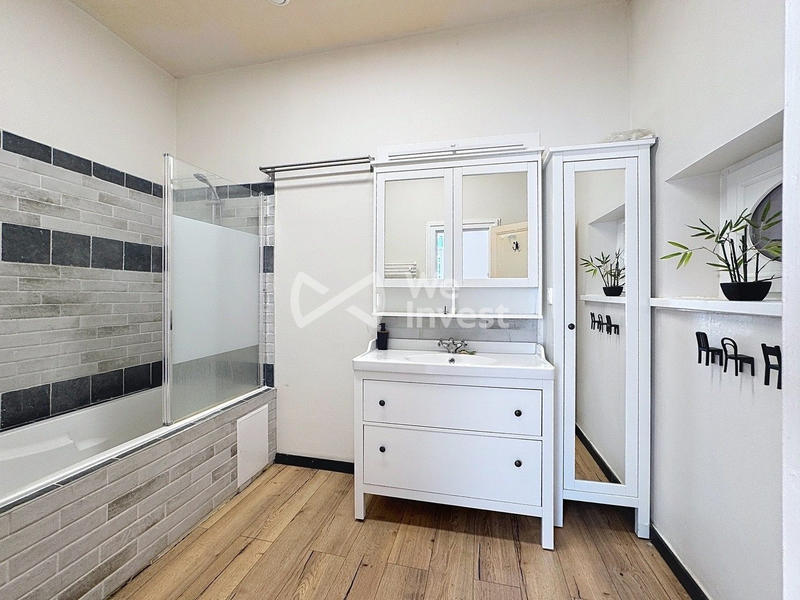 Maison - 200 m² - 10 pièces