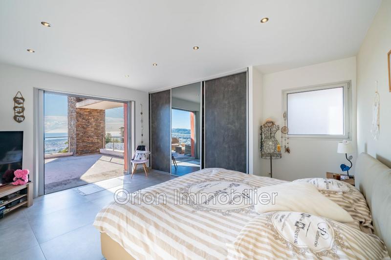 Maison contemporaine - 291 m² - 8 pièces