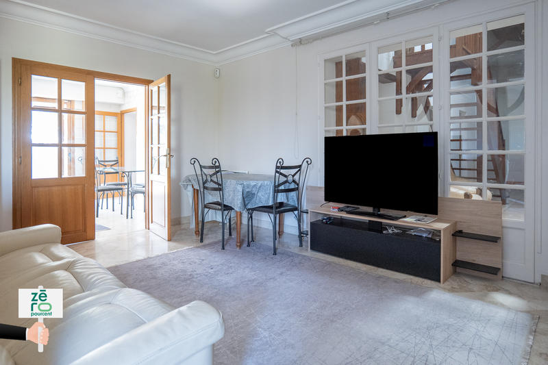 Maison - 238 m² - 10 pièces