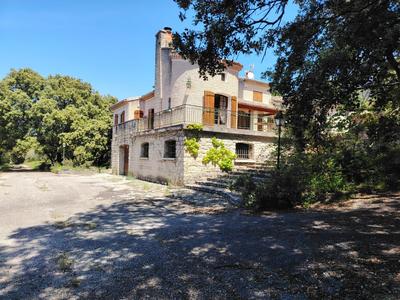 Maison - 222 m² - 7 pièces