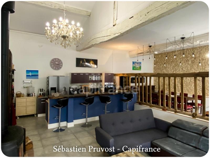 Propriété - 145 m² - 10 pièces