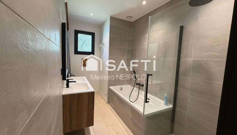 Maison - 150 m² - 5 pièces