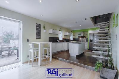 Maison - 123 m² - 4 pièces