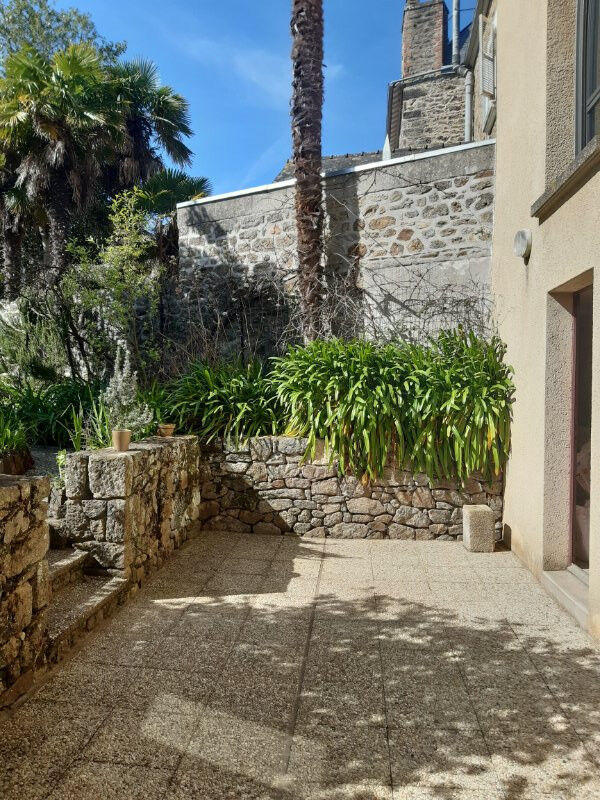 Maison - 153 m² - 9 pièces