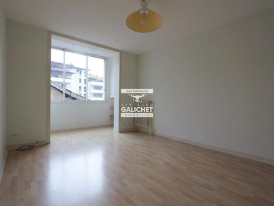 Appartement - 81 m² - 4 pièces