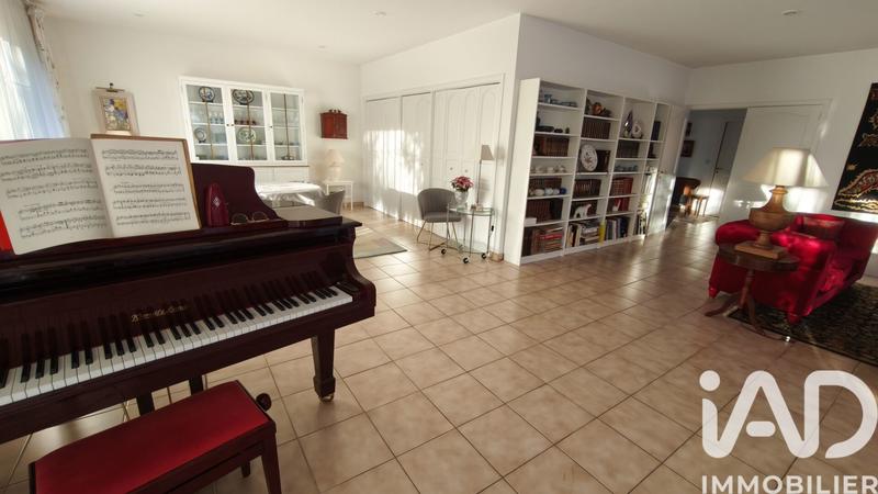 Maison - 215 m² - 5 pièces